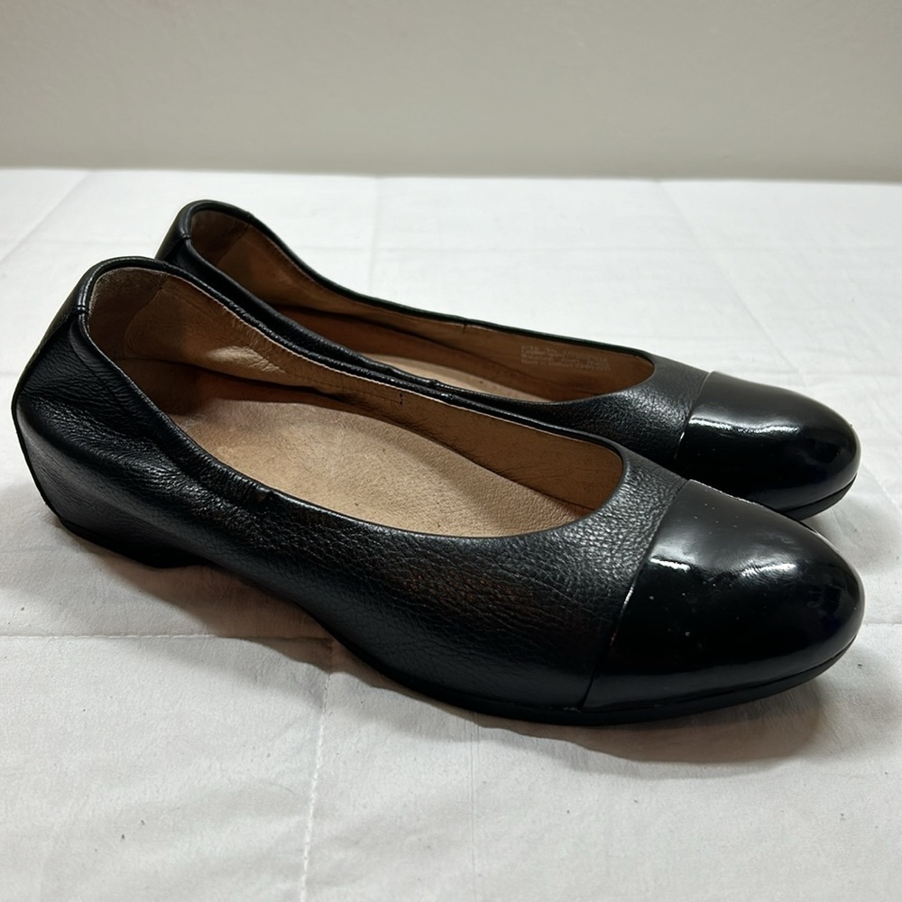 DANSKO  WOMEN'S  EU 39 US 8.5-9  BLACK LEATHER PATENT TOE CAP BALLET FLATS SHOES